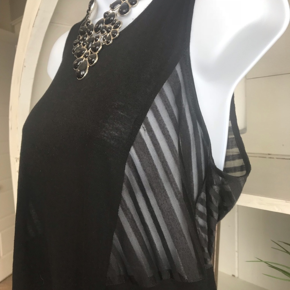 Sexy black tank 🍸🎊